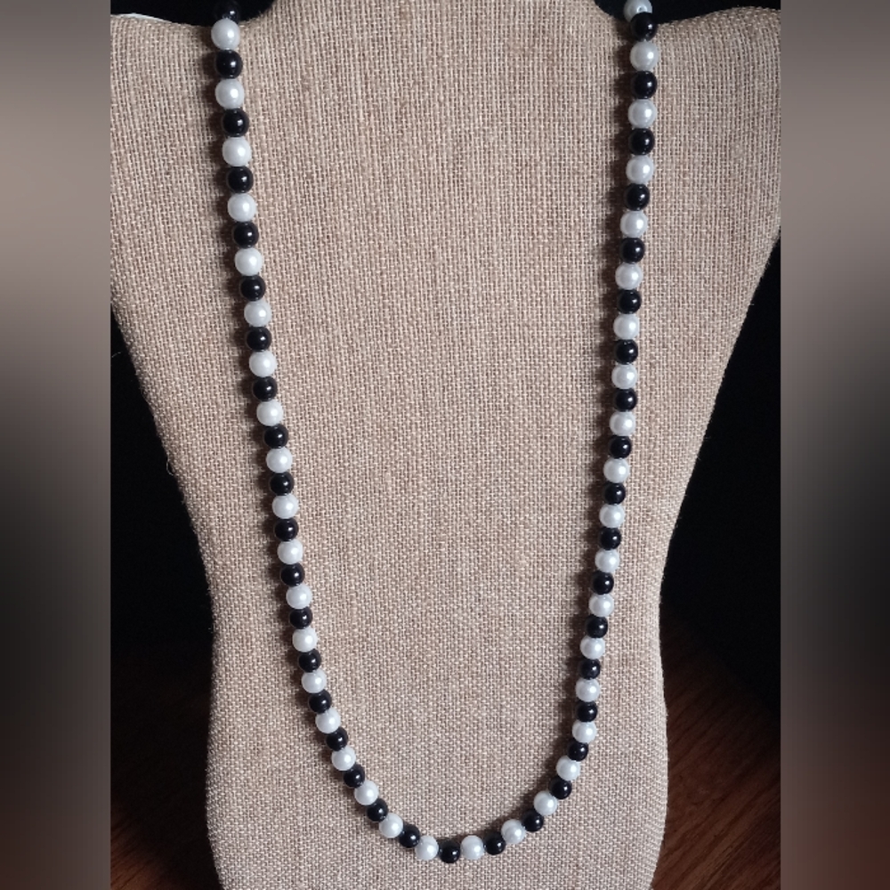 Black & White Faux Pearl Bead Necklace